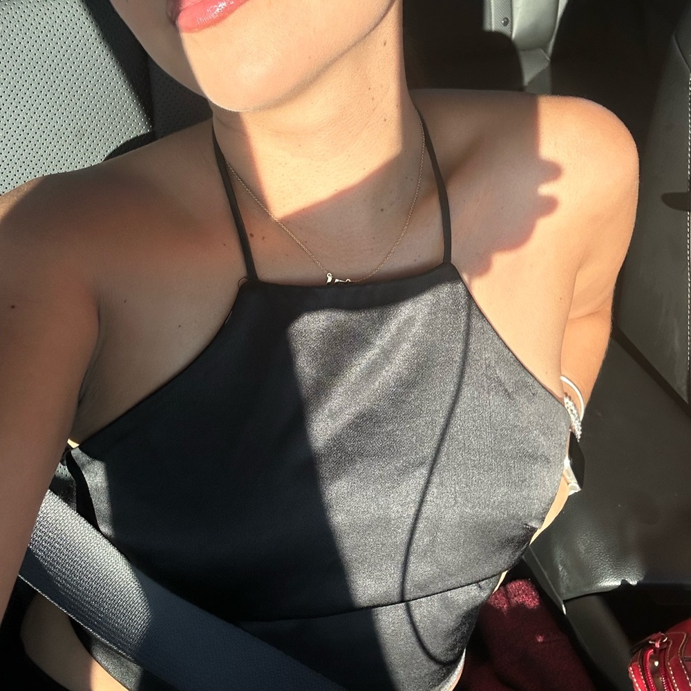 Zara Black satin halter top #goingout #Party